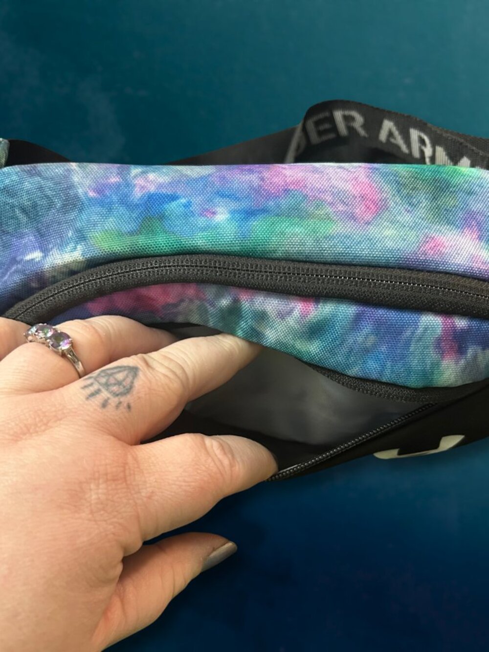 Under Armour Flex Waist Bag Fanny Pack Tie Dye Purple Teal Blue Pink - Picture 10 of 14